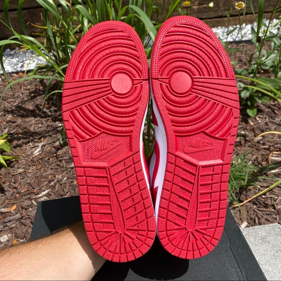 Jordan 1 Low Gym Red - Picture 6 of 7